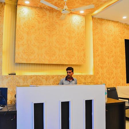 Hotel City Palace Ujjain Exteriör bild
