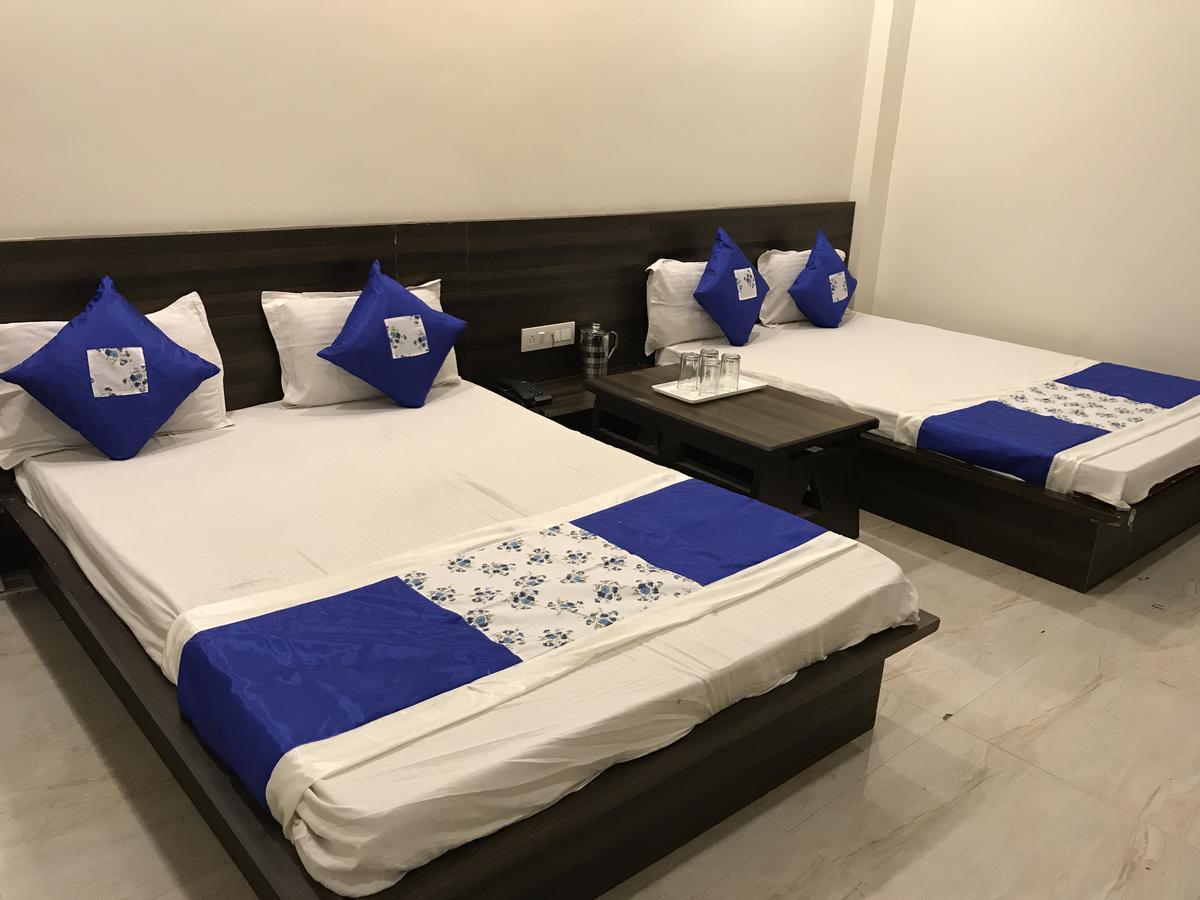 Hotel City Palace Ujjain Exteriör bild